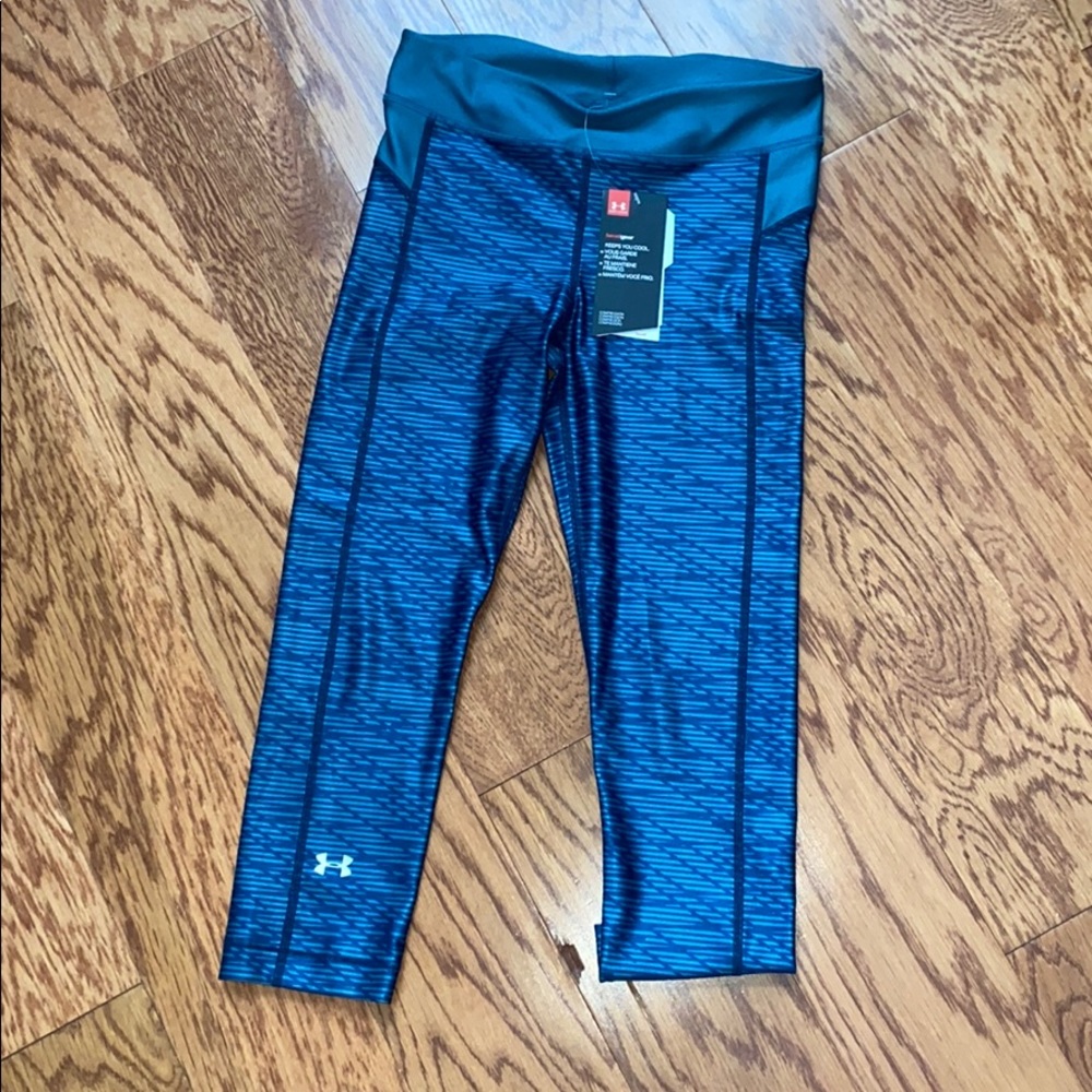 NWT UA Compression 3/4 Tights